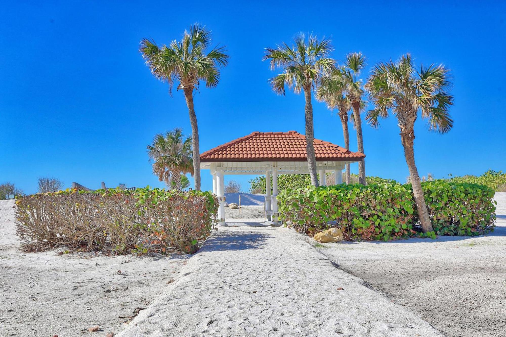 Land's End 4-404 Bay Front - Premier Villa St. Pete Beach Exterior photo