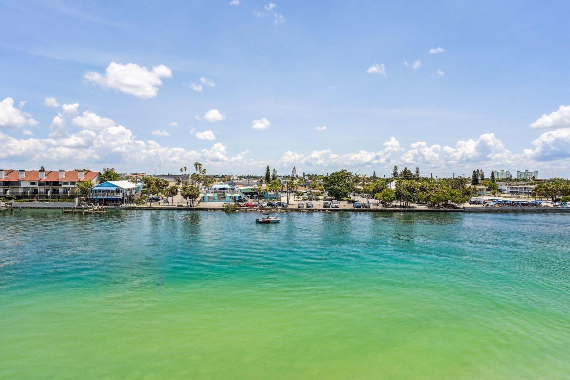 Land's End 4-404 Bay Front - Premier Villa St. Pete Beach Exterior photo